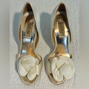 Badgley Mischka Open Toe D’Orsay Evening Heels Blossom Cream Satin Size 5.5